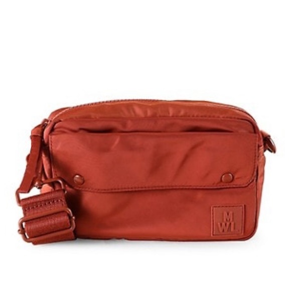 Madewell Handbags - NEW Madewell Compact The Sport Camera Bag in Colorblock (in Orange Rust)